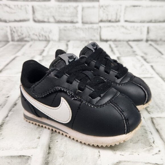 Nike Cortez EasyOn Baby Size 6 Black White Sneakers Hook-and-Loop Slip-On Shoes - Picture 1 of 10